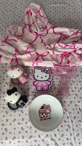 one of my favorite hauls🎀💓 @Marshalls @HomeGoods #marshalls #marshallsfinds #homegoods #homegoodsfinds #haul #haultok #hellokitty #hellokittyfinds #hellokittylover #sanrio #pink #bows #coquette #girlythings #girly #halloween #halloweenhaul #hellokittyhalloween #hellokittyhaul #trending #foryou #foryoupage #viral 