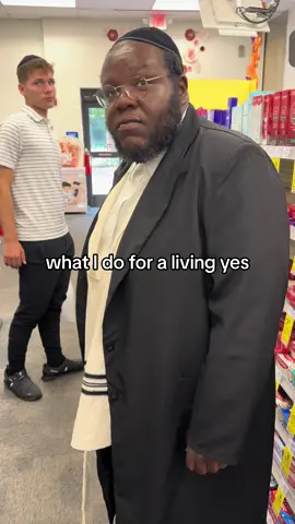 “What do you do for a living?” Watch show! Had the pleasure to run in to @Nissim Black before Shabbos! His advice is to use your talents for Hashem! #NissimBlack #whatdoyoudoforaliving #luxuryllife #screamforHashem #singforHashem #everythingforHashem #BoruchHashem #rapmusic #zivotamir #cvspharmacy 
