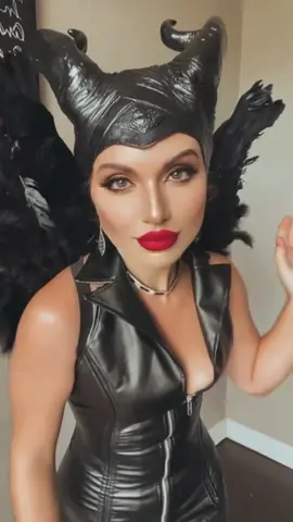 My Angelina Jolie transformation- what do you think? ✨ #makeup #makeuptransformation #transformation #angelinajolie #maleficent #cosplay #maleficentcosplay #costume #fypシ゚viral #goviral #viralvideo 