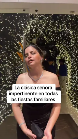 Yo soy de la familia y me tienen qué recibir en la fiesta con toda la gente que yo llegue aunque no traigan boleto. 