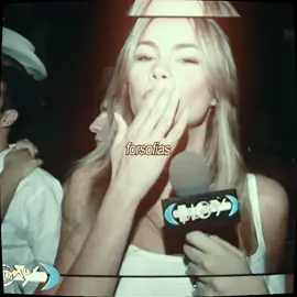 Me tryna make an edit out of this 5 second clip #forsofias #sadestapes #igsadestapes #edit #squaredmaddie #sofiavergara #90s #aftereffects 