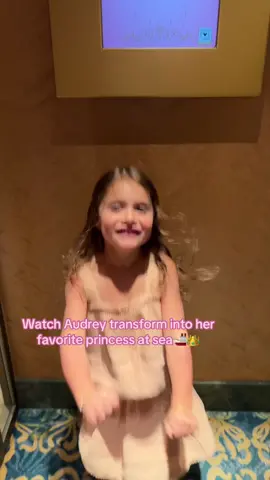 Wait for the end for a surprise🥹🥲 #fyp #thecarlins #bibbidibobbidiboutique #bibbidibobbidiboo #princess #viral #trending #4u #disney 