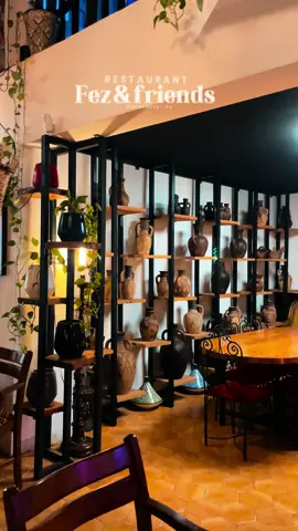 Fezandfriends in Fès🇲🇦❤️ #fesmedina #fesmaroc🇲🇦👍 #fezmedina #fesmorocco #فاس_حاكمة_العالم #fesmaroc #fesmarocco #maruecos🇲🇦 #فاس #morocco #fesmorocco #marocaine🇲🇦 #restaurante #restaurant #cinematic #filmmaking 