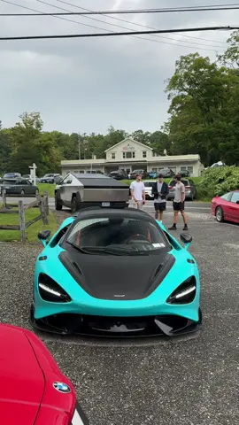 Menacing McLaren😈#fyp #mclaren #765lt #supercar 