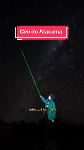 O ceu mais incrivel do mundoooooo 🌠 Aqui é no Chile, mais precisamente do Deserto do Atacama, o mais seco do mundo.  Muito conhecido por ter um passeio que te leva pra ver o ceu com um guia explicando tudinhooo! Inclusive, com essa foto famosa na internet 🥹 Recomendo demais!!! #atacama #deserto #desertodoatacama #ceu #tourastronomico #chile #desertochile #fy #foryou #viagem #viral #estrela 