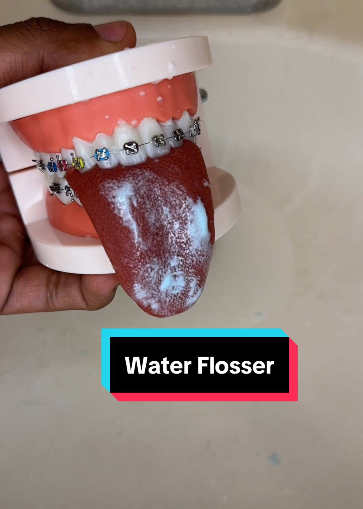 Water flossing will keep your breath fresh for hours !! #waterflosser #waterflossing #oralhygiene #spotlightfinds 