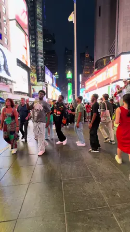 NYC Avengers on this trend 🔥 #mondejour #nycdancers #newyorkdancers #timessquare #newyorkcity #dancers #dance #newyorkcreators #newyorkinfluencer #newyorkdance   @Shafar🌪 @Archer🏹 @MannLikeTJ 