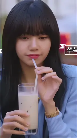 #LISA - lisa fancam ! She looks so good in bluee #strawberriesfcs #viral #fyp #kpop #kpopfyp #fancam #lisa #lalisa #blackpink #lisablackpink #lalisablackpink 