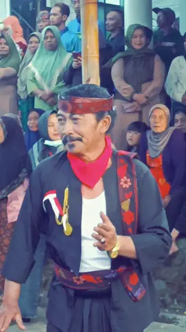 mbah Met e dewe🔥 #pastifyp #fypシ #fypシ゚viral  #salamkerong  #masihseputarsanduksetagerbumi  #salamsettongdere #temburuan  #salamsettongderemedureh #madurapride #