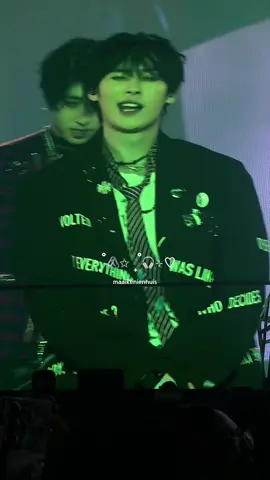 the lee know wink at the beginning - i’m on the floor #skz #straykids #seoul #dominatetour 