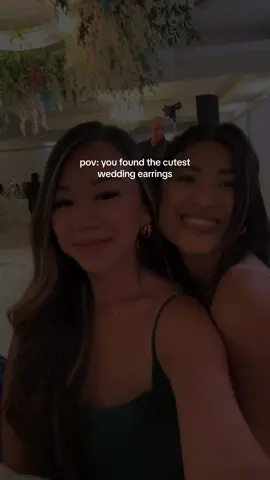 In love with these earrings 😍😍💓 @Lumini Jewelry  #goldearrings #goldjewelry #hoopsearrings #dealhunters #tiktokshopbacktoschool #tiktokshopblackfriday #ready4school #rushready #corporategirlie #jewelrytiktok 