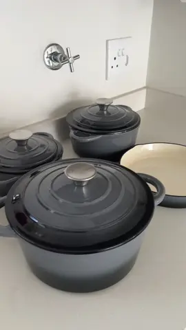 In todays episode of Home With Ora: I GOT POTS! 🤣🫰🏽 #castironcooking #castironpot #takealotfinds #takealot #apartmentliving #apartmentlife #kitchenware #cookware #cookwareset #SAMA28 #southafricantiktok 