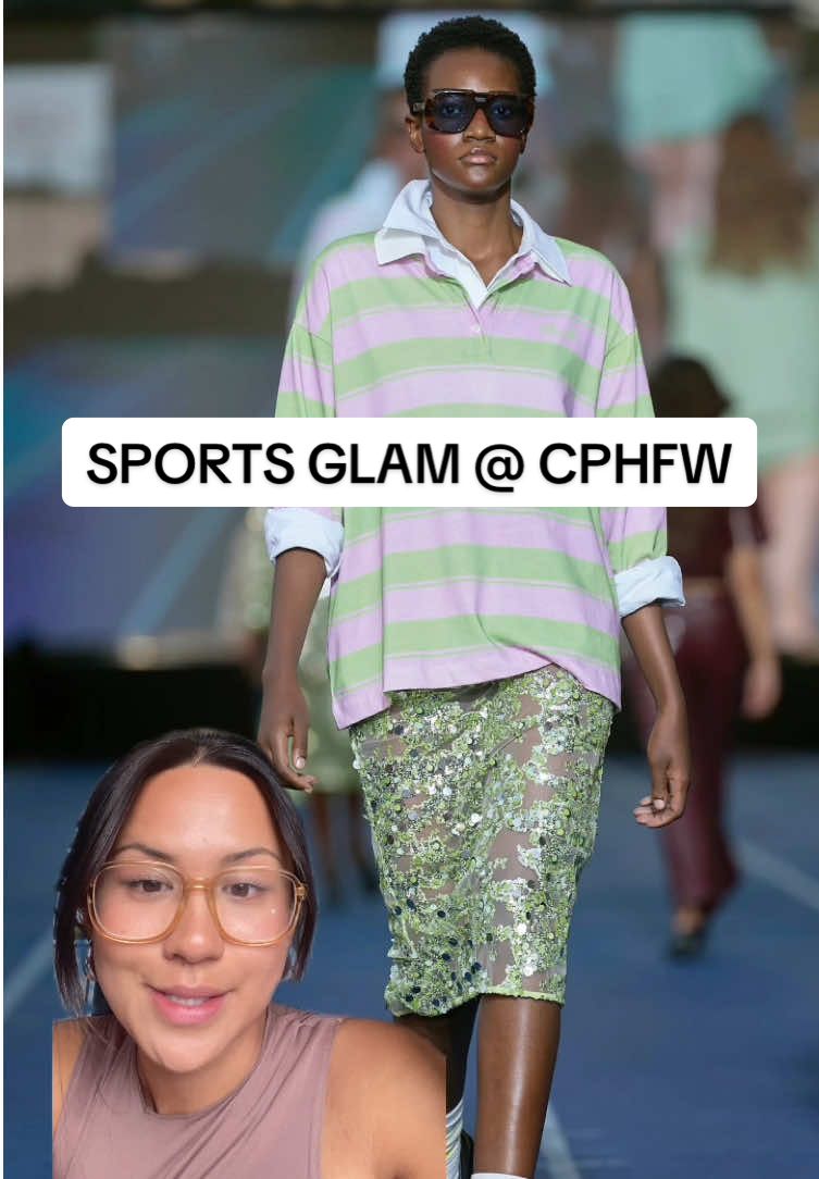 Rugby shirts & 90's heels, would you wear these trends? 🙋🏽‍♀️🏉👠 #cphfw #fashion 