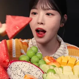 Mukbang fres fruits (Yt:Eat With Boki) #eatwithboki #fruit #freshfruit #mukbangfruit #buahbuahansegar #mukbangkorea #bikinngiler #asmrfood #fyp #mukbangvideo #mukbangasmr #mukbangeatingshow 