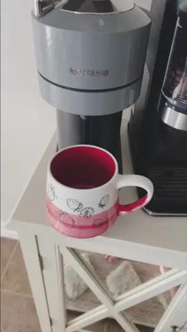 Its helped my joints in SO MANY ways!! 10/10 and its unflavored 🤌🏻