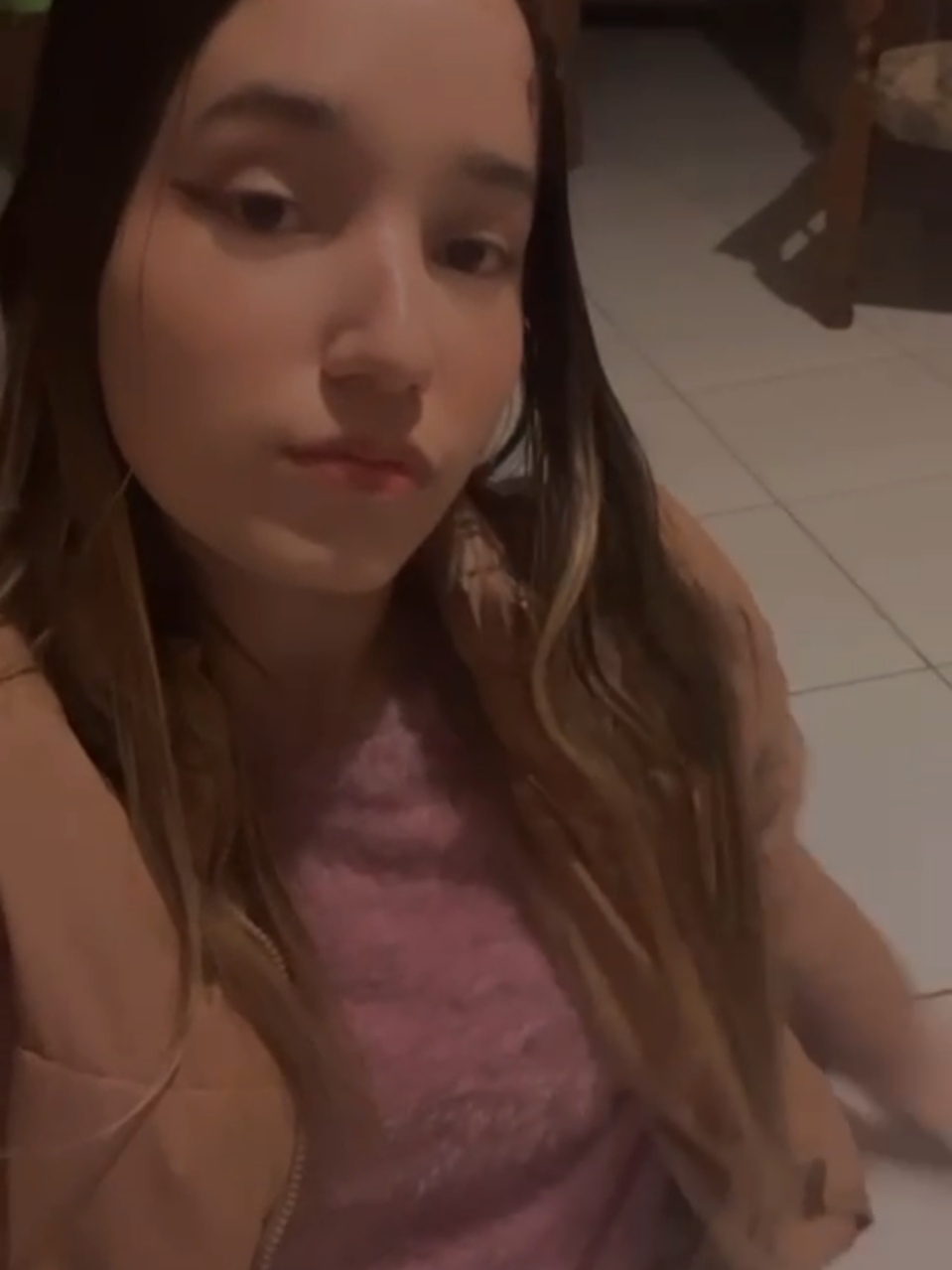 Farting before going to a party #girlfart #fartprank #fartsarefuny #fy #farted #girlfarting