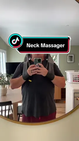 This heated neck massager brings me so much relaxtions after long days of work. #relax #massage 