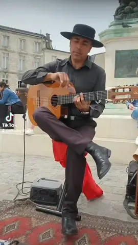#gitarr #livemusic #buskers #guitarist #solista #liveguitar #compositor #live #playerguitar #chitarra #live #instrumentalmusic 