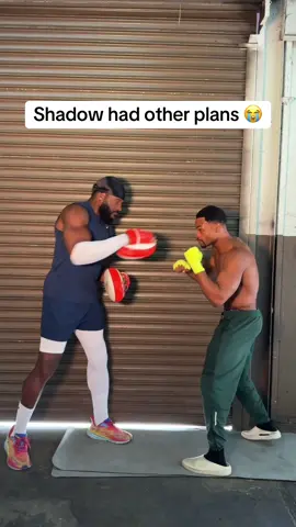 Shadowboxing gone wrong 😩😭