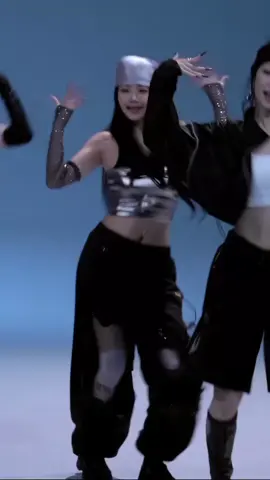 elas conseguiram superar tudo e todos com esse álbum meu deus #lesserafimanchae #eunchae #lesserafim #fancam 