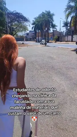 E nem e meme 😂🤡 #maladeodonto #odontologia #estudanteodonto #clinica #estudantedeodonto #odonto #odontoporamor #odontolovers #estudantedeodontoesuamalinha #materiaisodonto #ruivaodonto #turmaodonto #clinicadafaculdade 