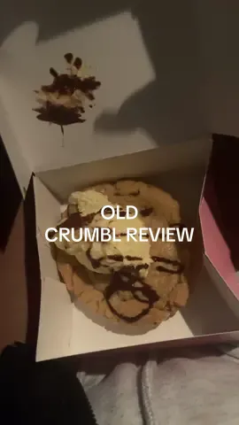 crumbl review from weeekssss ago i felt so bad for the workerss 😭😭 #fyp #crumblcookies #drafts #crumbl #crumblreview 