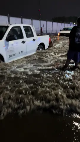 اشياء طبيعيه #مطر #امطار_جده #جده #السيل #فاصل #fyp #foryou 