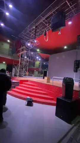 la loca 🖤 se viene una super colaboración con el Gato Volador @Carlos Córdoba oficial !!! con una super producción producida por @La Rana En El Beat locación @Clínica del Corazón  #laranaenelbeat #actuacion #Viral #videoclip #lamasviral #musically #cantantes #hit #peru #panama #elchombo #elgatovolador #canelitaamoretti #musicalmindreader 