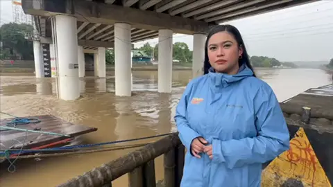 Humupa na ang baha sa maraming lugar sa Marikina at ibinalik na sa normal alarm ang Marikina River simula 9:00 p.m. kagabi. Kanina bago mag-8 a.m., nasa 14.4 meters ang antas ng tubig sa nasabing ilog. | via EJ Gomez/GMA Integrated News