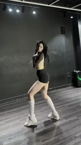 12h kêu tui đi ăn cơm nha 😂 #maydei3010 #tiktokdancevn 