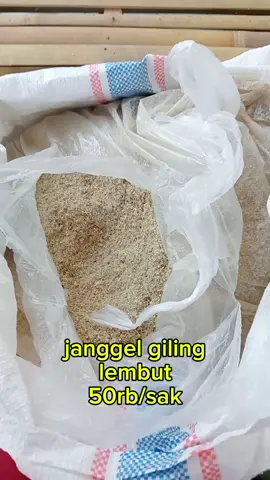 MELAYANI GROSIR & ECER ⭐janggel giling lembut,putih ⭐kemasan lapis plastik iner ⭐Sumber serat gawe hewan ternakmu ⭐Solusi suket angel ⭐Harga murah meriah luwih murah tuku grosir minim 30 sak tak terke ko kandangmu ⭐Lokasi BERKAH PAKAN kroncong (etan prapatan tugu abang) kandat kediri jawa timur ⭐Wa 085708256479