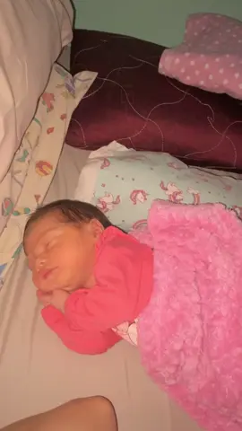 Por favor no me molesten. Gracias 😘 #babygirl #bebéstiktok #viralvideo #durmiendo #bebé #babycute #corazóndemelón #parati #fypシ゚viral 