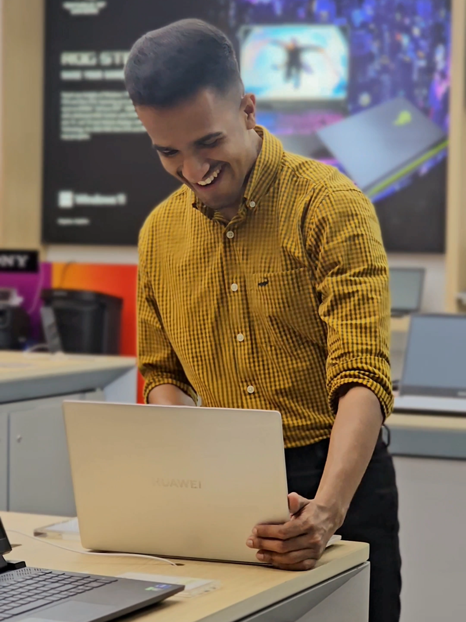 Level up your productivity with the sleek and powerful Huawei MateBook, now available at Singer Sri Lanka! 💻✨   Buy Now: https://bit.ly/3Ti6VGf #UpgradeYourTech #HuaweiMateBook #SingerSriLanka