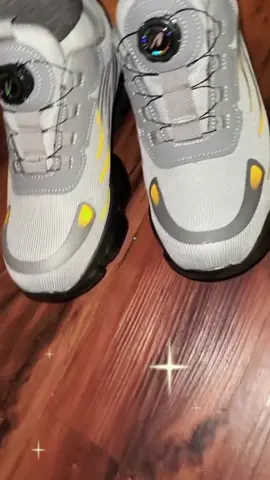Safety shoes that just look like sneakers!