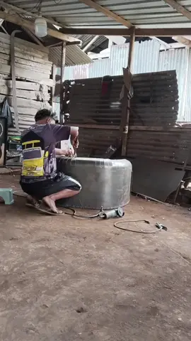 slebor belakang truck model  bulat #modifikasiindonesia #truckmaniaindonesia #stitch #bempervariasimobil #tuakangsodreksongolikur #bempervariasimobil #alodivariasi #variasimalang #truckismylife 