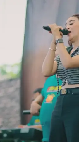 Lagu Opo sumur. mbak Din kok jeru men  #onepromusic #dinikurnia #taudadicerito #zulfaisaudio #pemudarowobersatu @DiniKurnia 