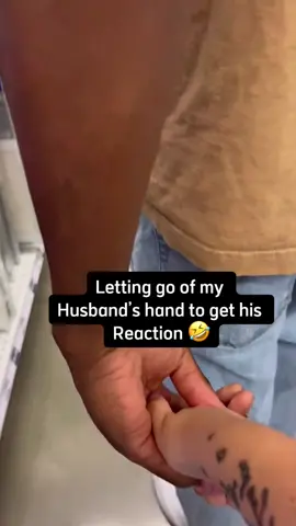 Letting go of my husband hand 🤣 #scarepranks #scarecam #fail #jumpscare #scary #scared #scaring #foryou #fypシ #funny #funnyvideos #prank #scaringpeople #funnyprankvideos #funnymoments #hahaha 