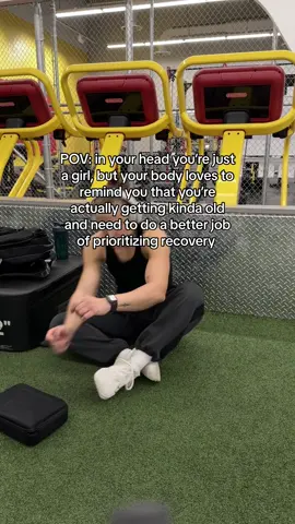 a new gym bag essential 🫶🏻🫡🤝🏼 #foryou #fyp #creatorsearchinsights #GymTok #masc #wlw #tiktokshop #massager #bodybuilder #Fitness #masclesbiansoftiktok #backandbiceps #health 