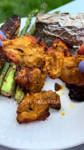 What a better way to end of summer than grilling 🥲 @Char-Griller #fyp #foryou #foryoupage #summervibes #grilling #chicken #Recipe 