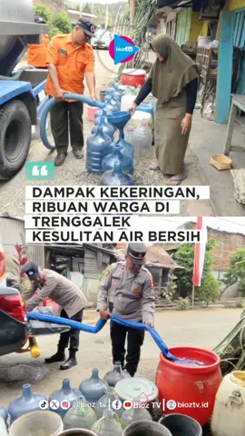Emak Emak Ini Rela Ngantri Demi DapatvAir Bersih. Dampak Kekeringan, Ribuan Warga di Trenggalek Kesulitan Air Bersih.  Di Rumahmu Sulit Juga Gak Sob Airnya ??  #airbersih #krisisair #kekeringan #trenggalek #bioztv #emakemak
