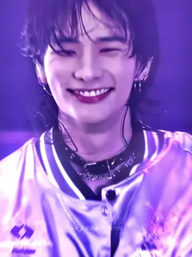 his smile lights up the whole world #hyunjin #ilikeitchallenge #hyunjinedit #hwanghyunjin #straykids #dominate_seoul #straykidsworldtour  fancam credit aceforhj 