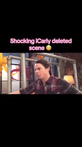 Carly looks a little funny… #fypツ #icarly #jerrytrainor #spencershay #mirandacosgrove 