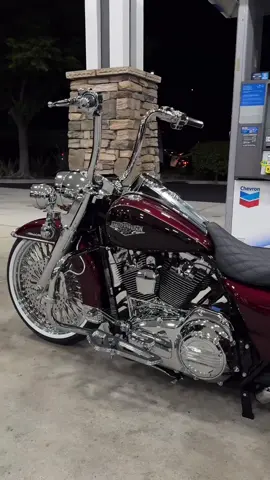 Road King - @LongBeachBaggers #harleydavidson #shareyourharley #motorcyle #bikertok #harleytok #cvo #cholostyle #roadking 
