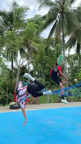 Nyangkut 😂🤣#sepaktakraw #nanyang 