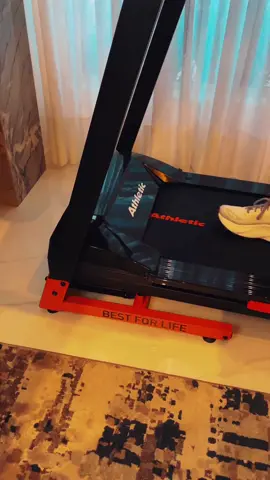 Chase your goals with the 610T plus, a best-seller that is already in many homes around the world! #Treadmill #Runner #Run #RunningProgram #Training #Workout #CardioDay #Athletic #AthleticVision