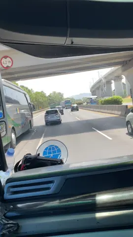 Bertempurlah selayaknya laki-laki 🤙🏻 #budimanloverscommunity #vidiobusindonesia #budimanbus #budiman333 #crew #fyp #busindonesiacommunity 