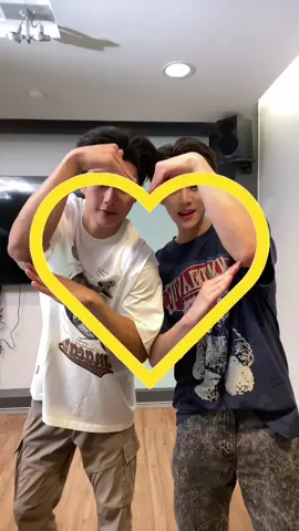 ‘โอม-เล้ง’ กับความพยายามในการทำใจให้ได้ เกือบได้ละ อีกนิดนึง 😂 @ohmpawat @Lengso  #KidnapSeries ศุกร์ที่ 6 กันยายนนี้ เริ่มตอนแรก! ##โอมเล้ง##OhmLeng##บันเทิงtiktok 