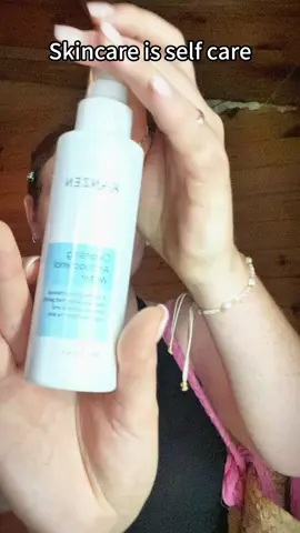 i love drenching my face in this, i feel squeaky clean #trending#relatable#hypochlorousacid#skincare#hygiene#acne#clinisoothe 