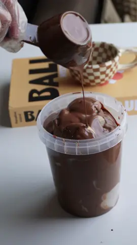 Ohhh yes, our Messy Choco Cookies is now available in 1 liter tub. 🥰❤️ #messycookiesph #patcakesmessycookies #cookies #food #patcakes #foryoupage #fyp #fypシ゚viral 