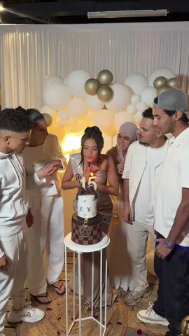 1….?🤷🏽‍♀️🤷🏽‍♀️